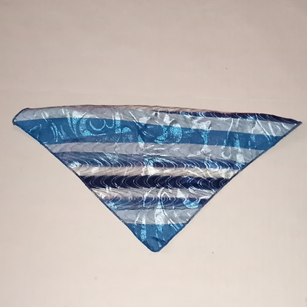 Lightly reflective Handkerchief